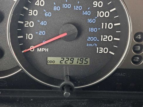 Used 2003 Toyota Land Cruiser AWD/4WD image 27