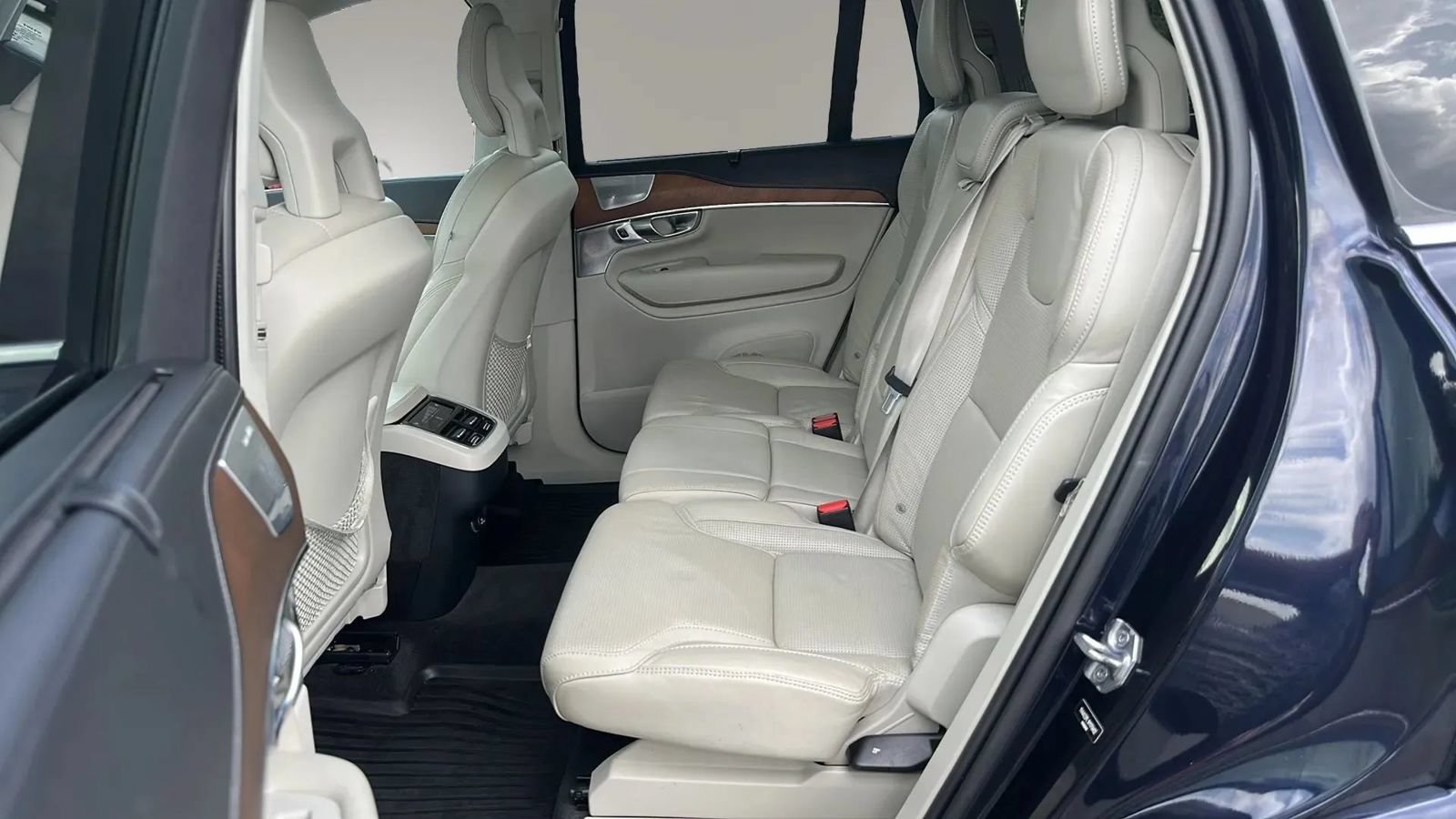 Used 2017 Volvo XC90 T6 Inscription w/ Vision Package AWD/4WD image 8