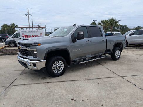 Used 2025 Chevrolet Silverado 2500 LT w/ Convenience Package AWD/4WD image 7