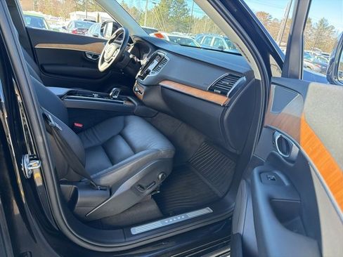 Used 2025 Volvo XC90 T8 Plus w/ Protection Package Premier image 20