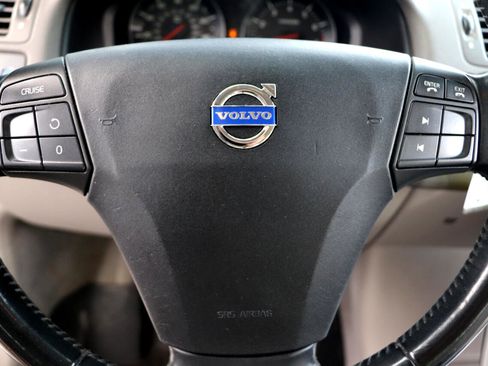 Used 2011 Volvo V50 T5 image 17