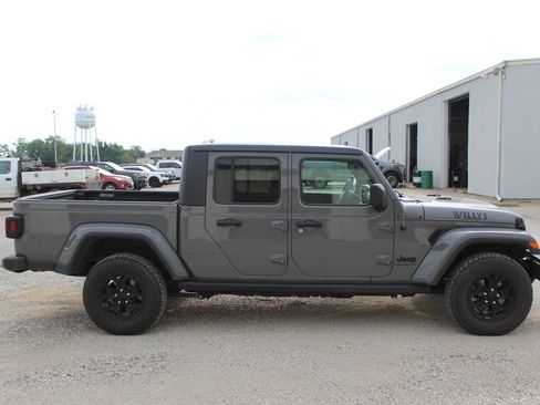 Used 2021 Jeep Gladiator Sport AWD/4WD image 7