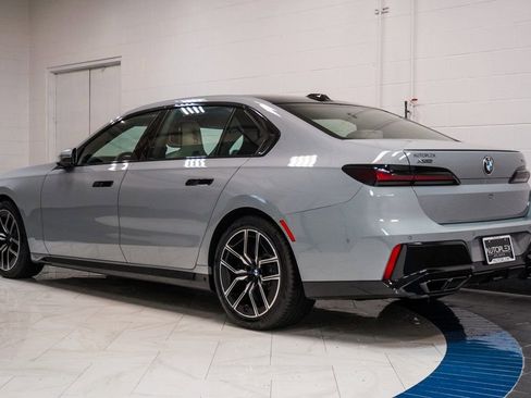 Used 2023 BMW 760i xDrive w/ Executive Package image 40