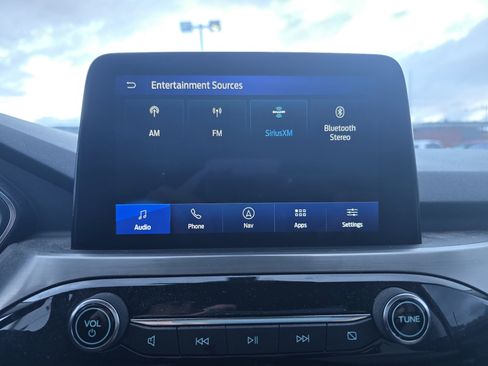 Used 2021 Ford Escape Titanium image 17