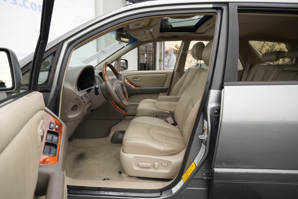 Used 2002 Lexus RX 300 4WD w/ Premium Pkg Plus image 17