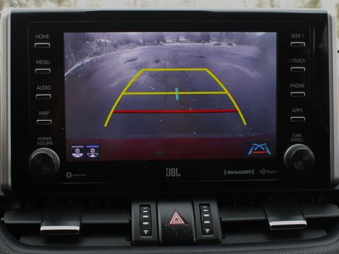 Used 2019 Toyota RAV4 XLE Premium image 31