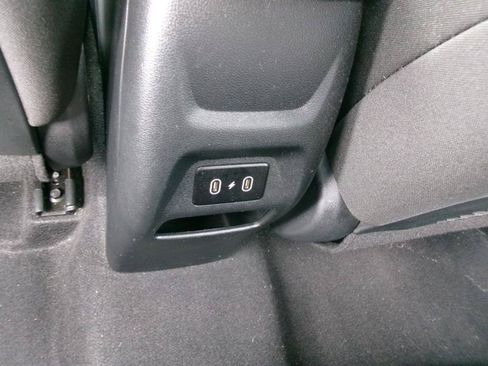 Used 2025 Hyundai Venue SEL FWD image 11