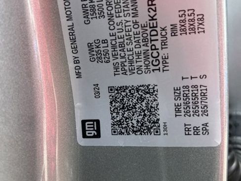 Used 2024 Chevrolet Colorado Z71 w/ Z71 Convenience Package 2 image 35