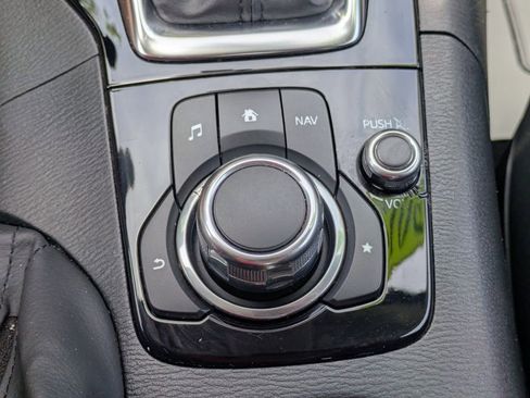 Used 2015 MAZDA MAZDA3 i Sport image 22