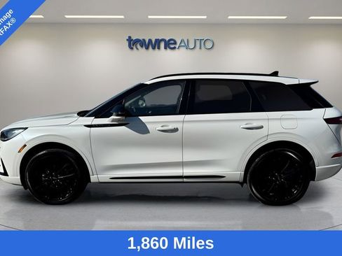 Used 2026 Lincoln Corsair Premiere AWD/4WD image 2