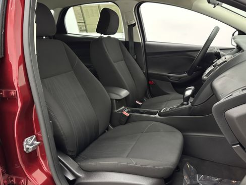 Used 2016 Ford Focus SE w/ SE Power Seat Package image 33