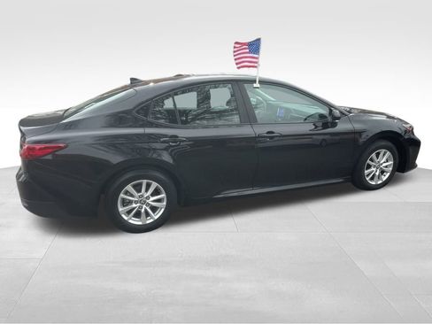 Used 2025 Toyota Camry LE image 23