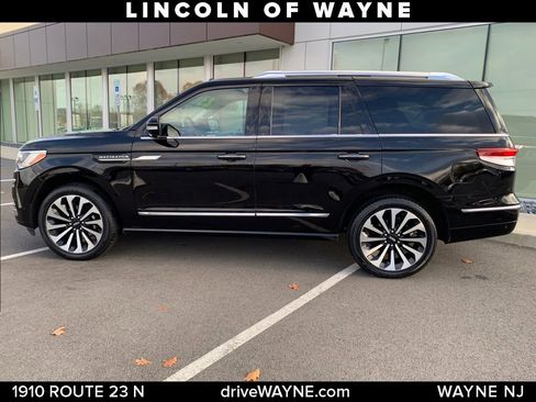 Certified 2023 Lincoln Navigator Reserve image 2
