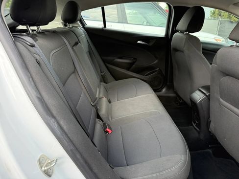 Used 2018 Chevrolet Cruze LT w/ Convenience Package FWD image 20