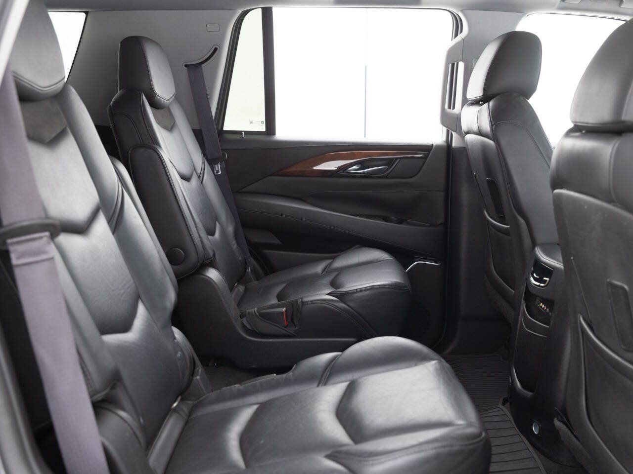 Used 2015 Cadillac Escalade Premium AWD/4WD image 29