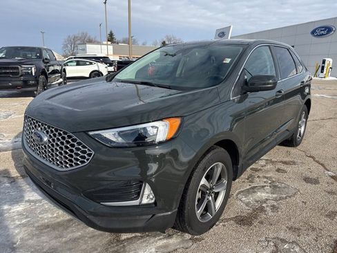 Used 2024 Ford Edge SEL w/ Convenience Package image 2