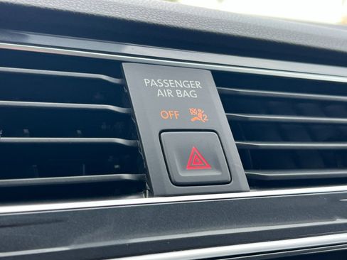 Used 2021 Volkswagen Tiguan SE FWD image 41