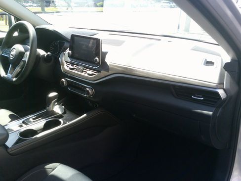 Used 2023 Nissan Altima 2.5 SV AWD/4WD image 27