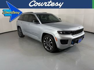 Used 2022 Jeep Grand Cherokee Overland w/ Luxury Tech Group IV video 1