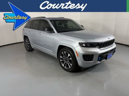 Used 2022 Jeep Grand Cherokee Overland w/ Luxury Tech Group IV image 1