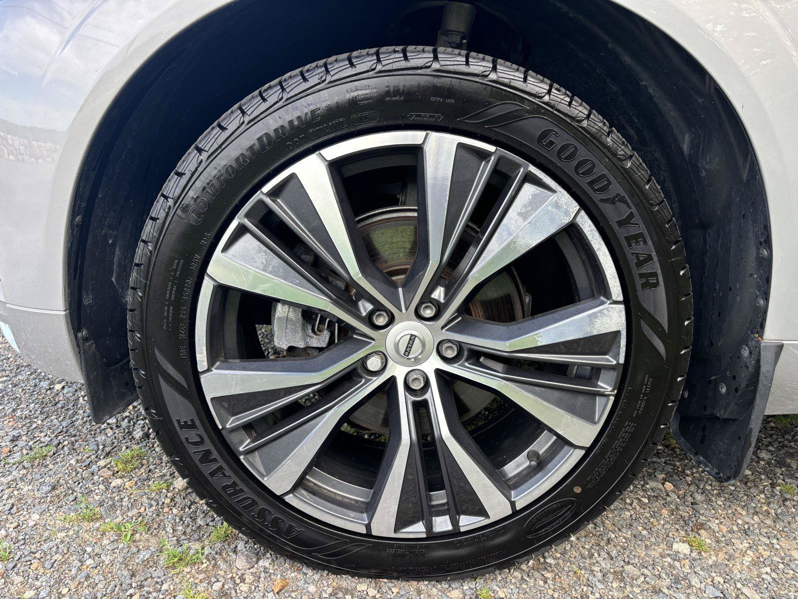 Used 2022 Volvo XC60 B5 Momentum w/ Climate Package AWD/4WD image 22