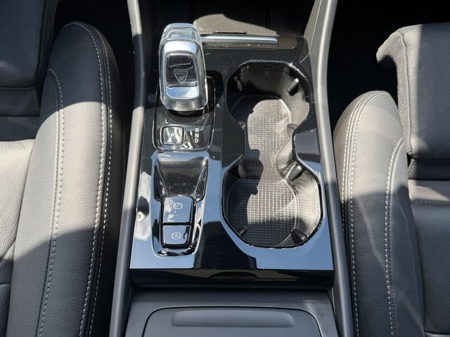 Certified 2024 Volvo XC40 B5 Ultimate w/ Protection Package Premier AWD/4WD image 20