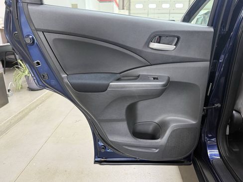 Used 2015 Honda CR-V LX image 11
