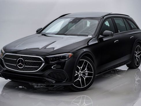 Used 2025 Mercedes-Benz E 450 4MATIC All-Terrain Wagon image 3