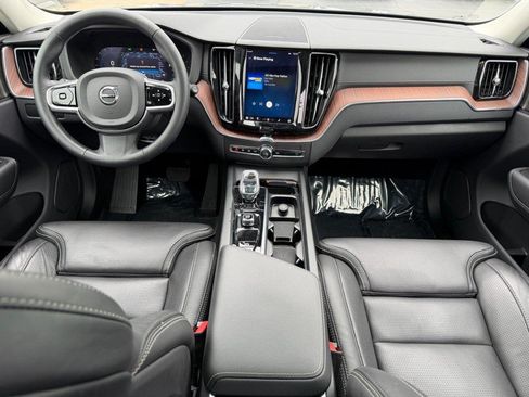Certified 2023 Volvo XC60 B5 Ultimate w/ Climate Package AWD/4WD image 12
