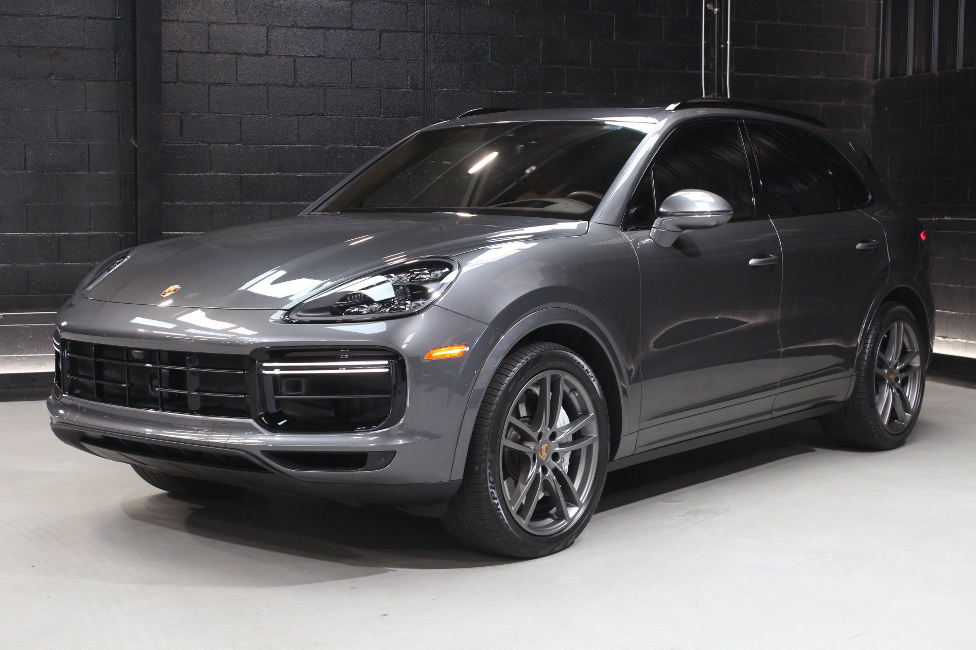 Used 2023 Porsche Cayenne Turbo AWD/4WD image 5