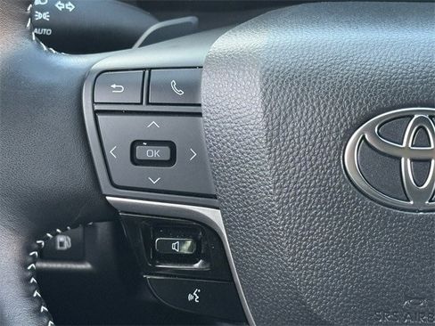 Used 2025 Toyota Camry SE image 14