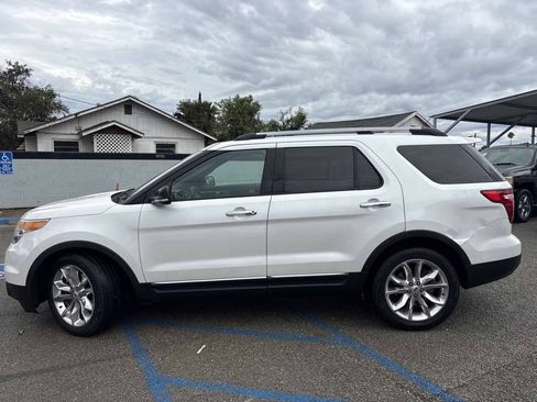 Used 2014 Ford Explorer XLT w/ Equipment Group 202A FWD image 5