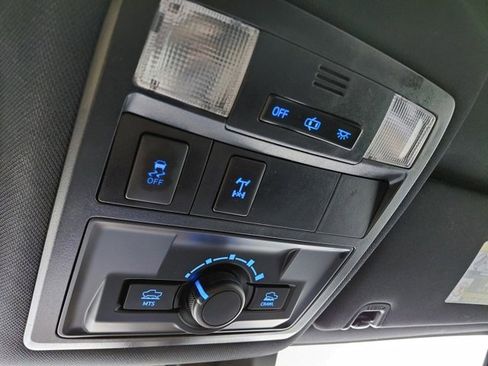 Used 2019 Toyota Tacoma TRD Off-Road image 37