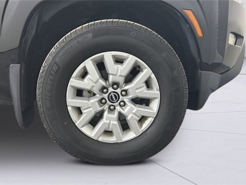 Used 2024 Nissan Frontier SV w/ Technology Package image 32