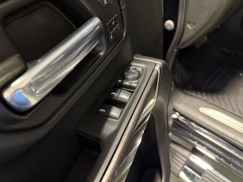Used 2020 Chevrolet Silverado 2500 LTZ w/ LTZ Convenience Package AWD/4WD image 11