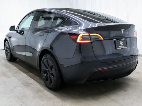Used 2024 Tesla Model Y Long Range image 4