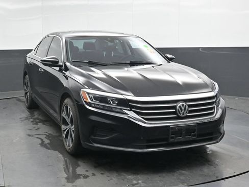 Used 2022 Volkswagen Passat 2.0T SE FWD image 4