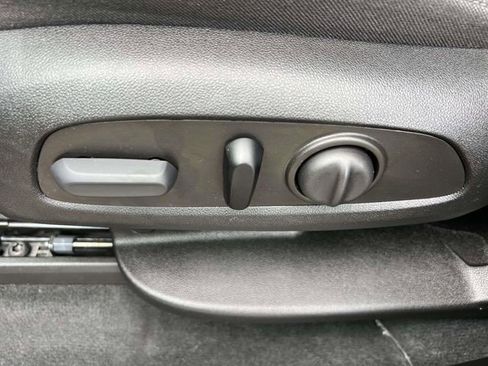 Certified 2023 Chevrolet Traverse LT w/ Rear Camera Mirror Package image 17