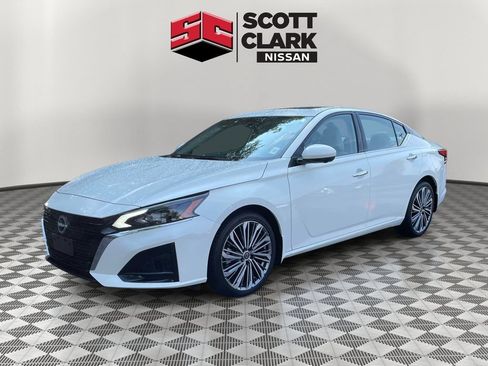 Used 2025 Nissan Altima 2.5 SL FWD image 3