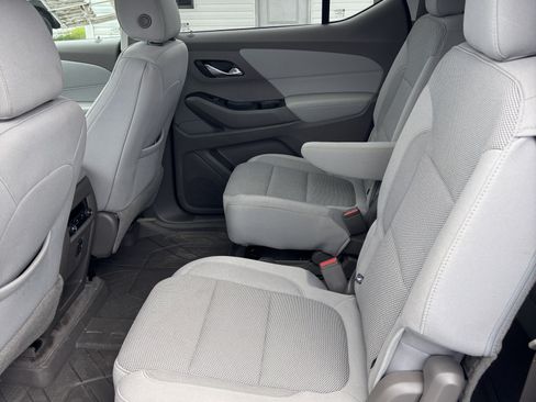 Used 2019 Chevrolet Traverse LT FWD image 7