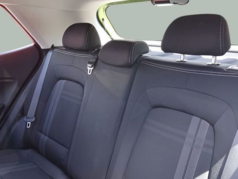 Used 2023 Hyundai Venue SEL FWD image 16