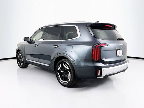 Used 2024 Kia Telluride EX w/ EX Captain's Chair Package image 7