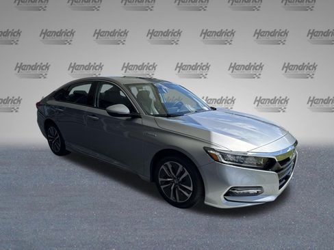 Used 2019 Honda Accord Touring image 2