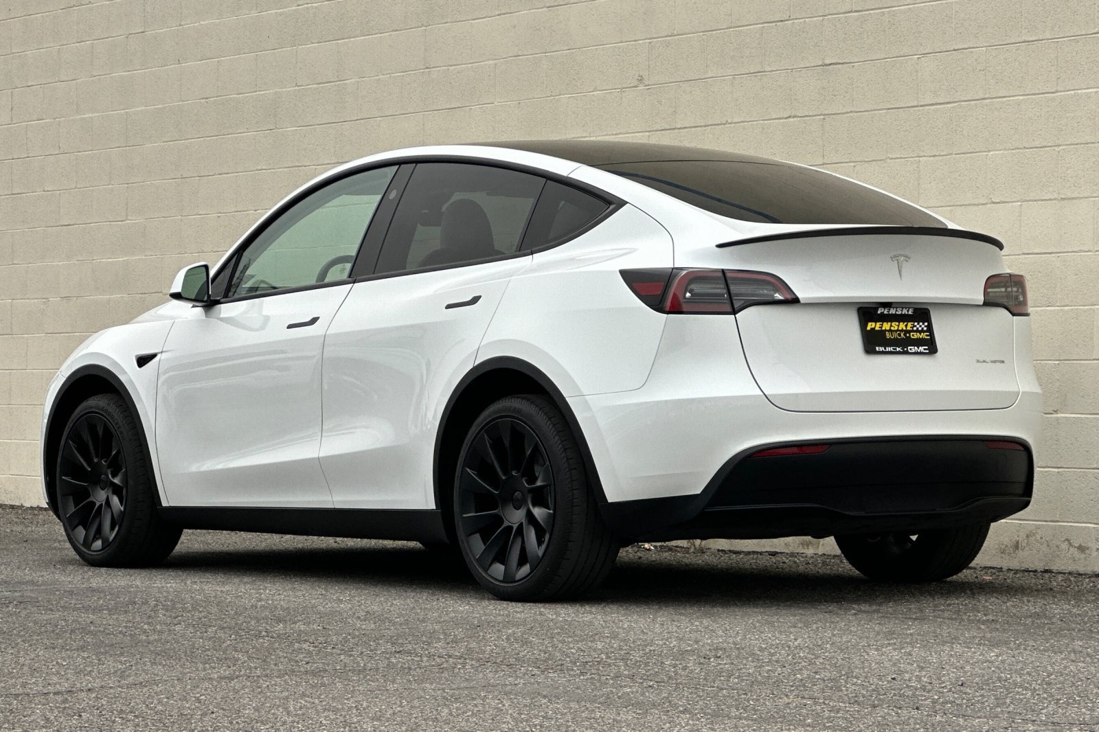 Used 2023 Tesla Model Y Long Range AWD/4WD image 6