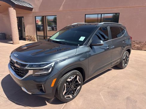 Certified 2024 Kia Seltos SX w/ SX Sunroof Package AWD/4WD image 2