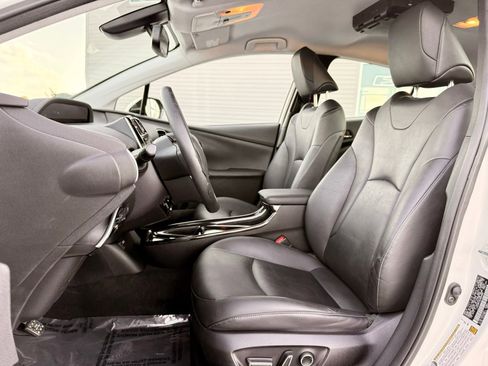 Used 2016 Toyota Prius Four Touring w/ Protection Package FWD image 19