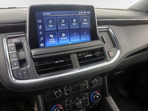 Used 2024 Chevrolet Suburban LT image 24