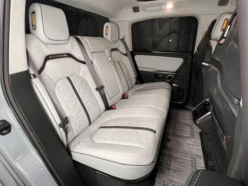 Used 2023 Rivian R1T Launch Edition image 27