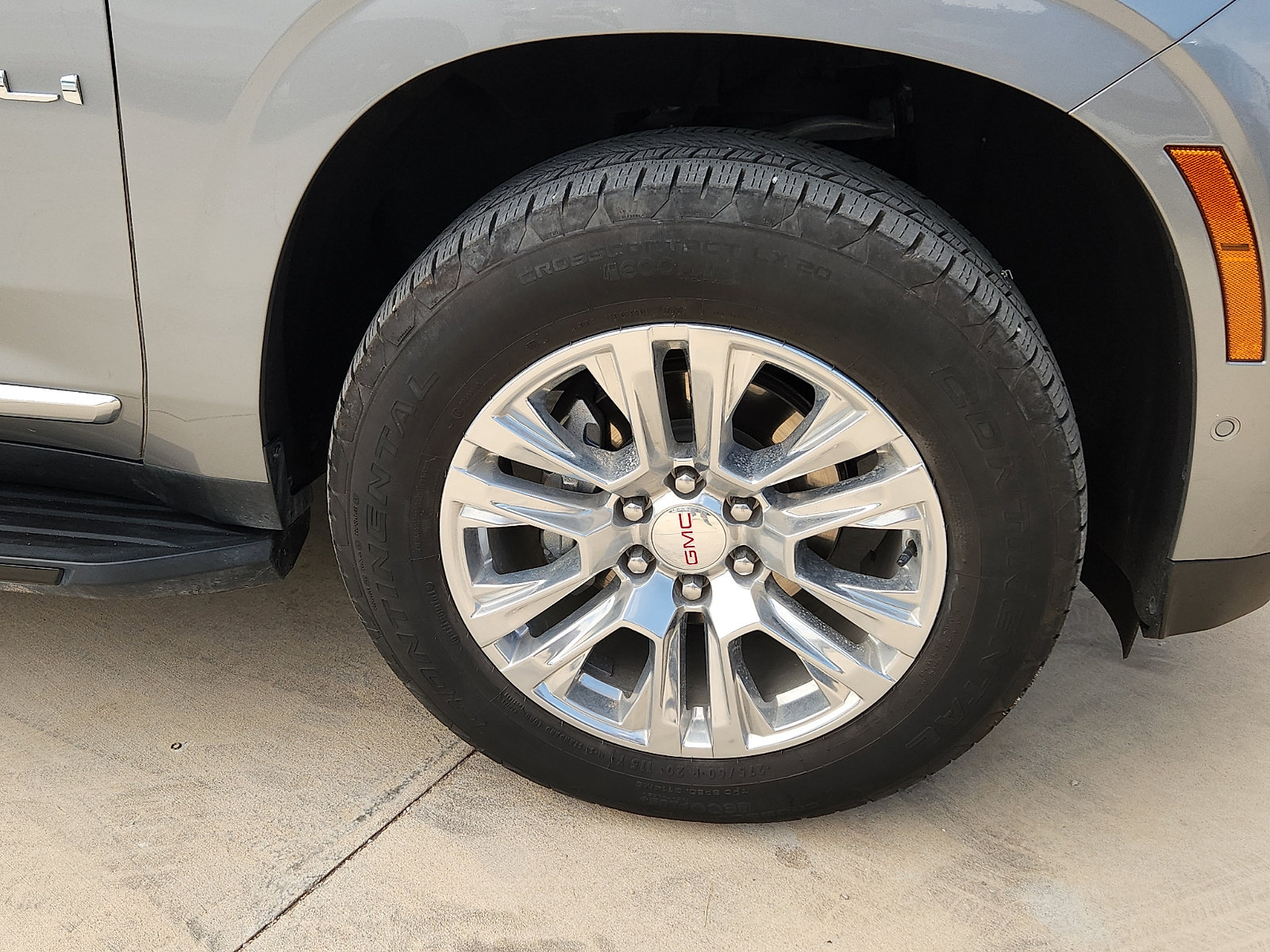 Used 2025 GMC Yukon Denali AWD/4WD image 7