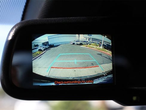 Used 2018 Toyota C-HR XLE image 33